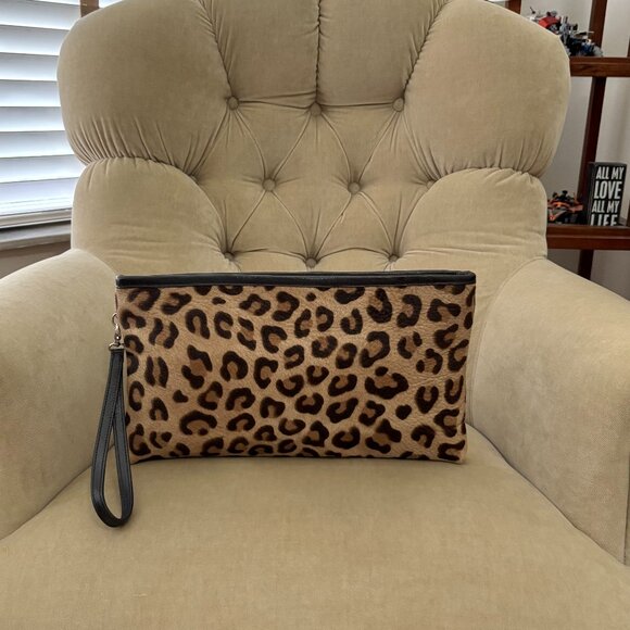 Auth. TRINA TURK Iconic Leopard Print Hair Calf Wristlet Clutch Bag - Picture 4 of 6